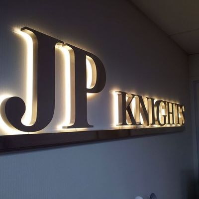 Logotipo de luz de fundo Letras de aço inoxidável para publicidade de neve exterior de tubo LED personalizado