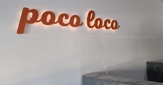 Tabela de iluminação LED de metal personalizada para interiores e exteriores