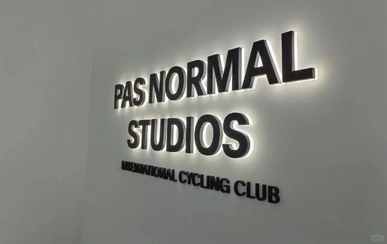 Letras LED de aço inoxidável com tamanho personalizado e fonte de luz