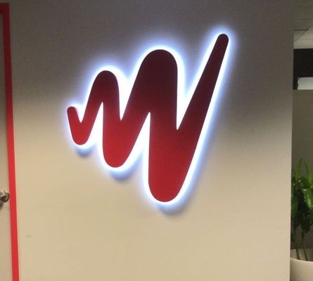 Letras LED de aço inoxidável com tamanho personalizado e fonte de luz