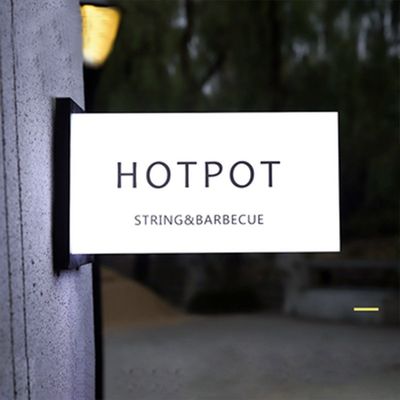 Tamanho personalizado Sinalização de caixa de luz exterior com moldura de aço inoxidável e fonte de luz LED