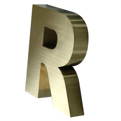 Signos de letras metálicas de alfabeto 3D não iluminados de grande porte com vida útil de 30 C