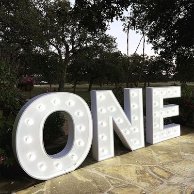 12V Voltagem de entrada Grandes letras 3D iluminadas Marry Me LED Marquee sinal para casamento