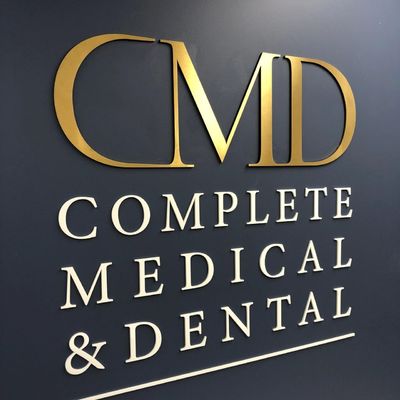 Sinais LED de publicidade de metal exterior personalizados para promoção do logotipo da loja