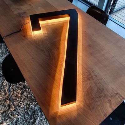Sinalização exterior Logotipo 3D personalizado iluminado por trás Sinalização de luz para negócios Iluminação de publicidade