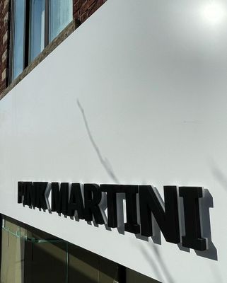 Sinalização exterior Logotipo 3D personalizado iluminado por trás Sinalização de luz para negócios Iluminação de publicidade