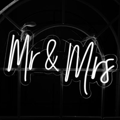 Um sinal de neon para a Sra. Sr. Vai casar comigo Um símbolo de amor e compromisso