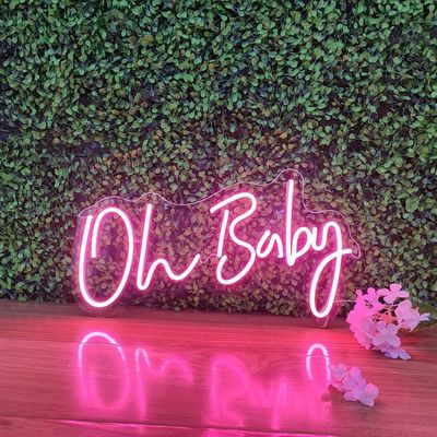 Um sinal de neon para a Sra. Sr. Vai casar comigo Um símbolo de amor e compromisso