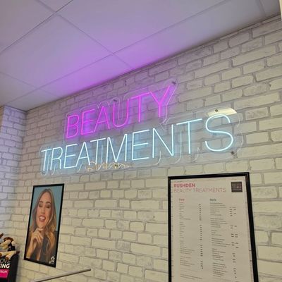 Studio LED Neon Sign com design personalizável e longa vida útil Vida útil 50000 horas