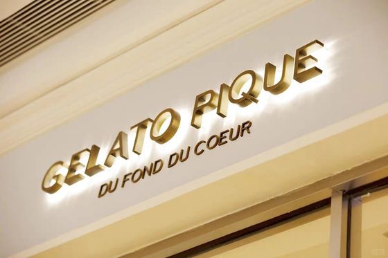 Logotipo de letras pequenas 3D Sinalização comercial acrílica para escritório e loja 12V Voltagem de entrada
