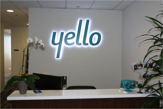 Cartão acrílico eletrônico iluminado Custom Logotipo 3D de metal LED retroiluminado Cartão para hospitais