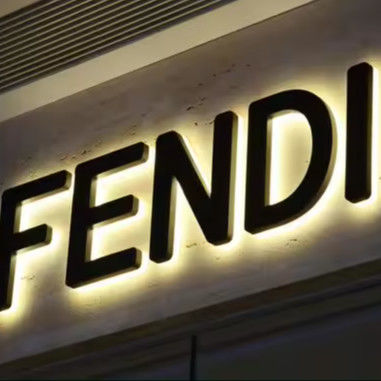 28C Letras de aço inoxidável acrílico personalizado LED sinais publicitários exteriores e interiores