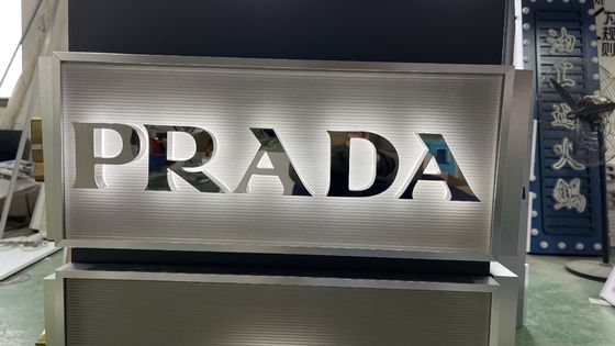 Logotipo de sinal de luz de metal 3D para sinalização de hotel