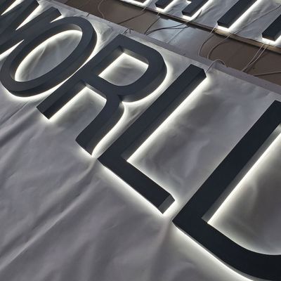 Custom Laser Cutting 3D Metal Titânio Wall Logo Signs para instalação em parede
